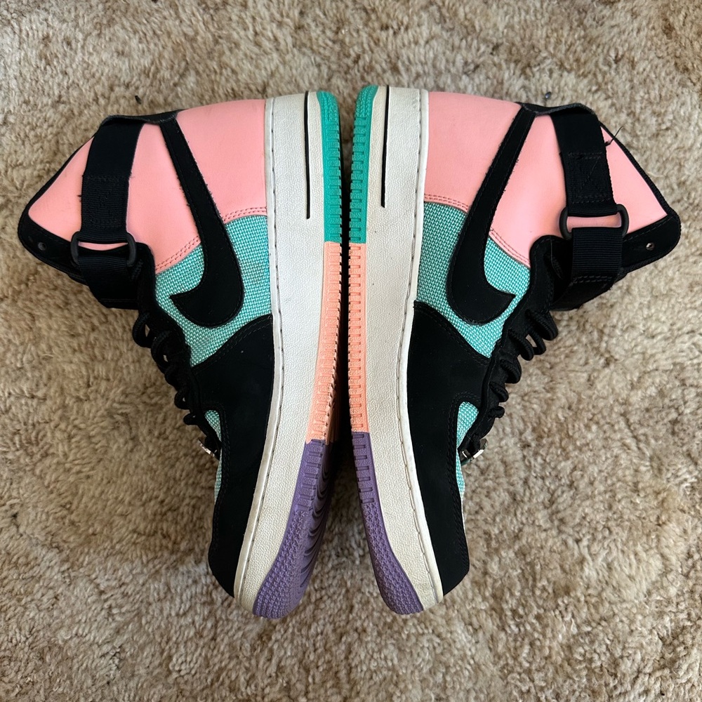 Nike Air Force 1 High 'Have A Nike Day' - Picture 9 of 10